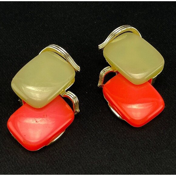 Vintage 60s Lisner earrings, Moonglow thermoset clip on, orange green - Picture 1 of 10